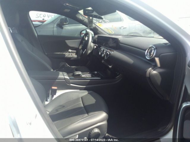 W1K3G4EB1NJ355857 Mercedes-Benz A-class A 220