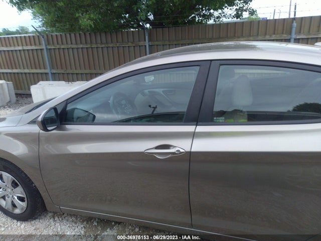 Hyundai ELANTRA SE 2016 5NPDH4AE4GH693423 Image 14