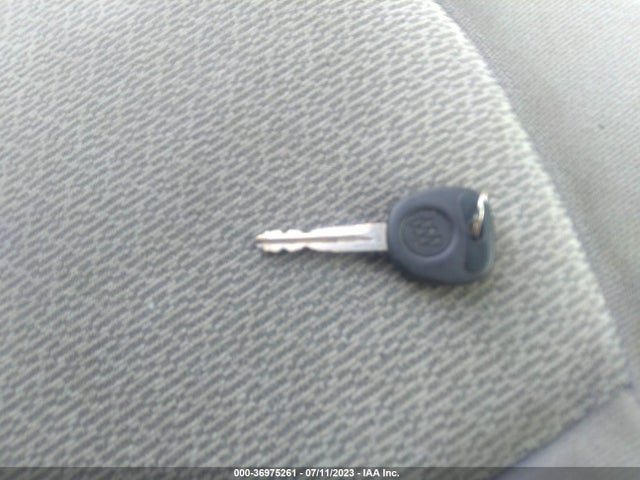 2005 BUICK LACROSSE CX VIN: 2G4WC562051265628