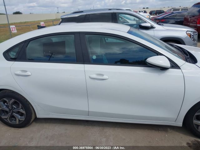 3KPF24AD4ME311358 KIA Forte Lxs