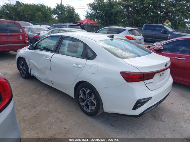 3KPF24AD4ME311358 KIA Forte Lxs