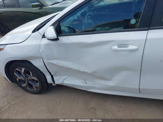 3KPF24AD4ME311358 KIA Forte Lxs