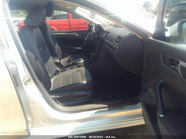 1VWDT7A30HC040886 Volkswagen Passat R-line W/comfort Pkg