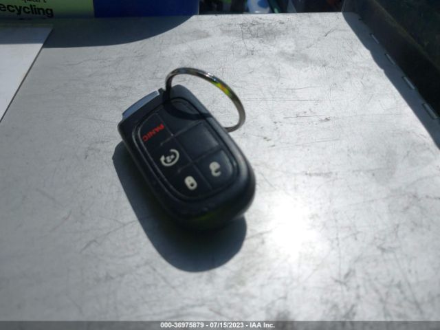 1C4PJLLB8KD384244 Jeep Cherokee Altitude