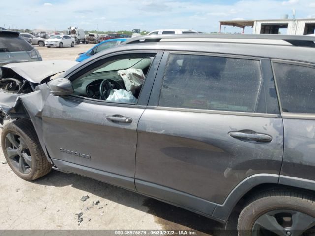 1C4PJLLB8KD384244 Jeep Cherokee Altitude