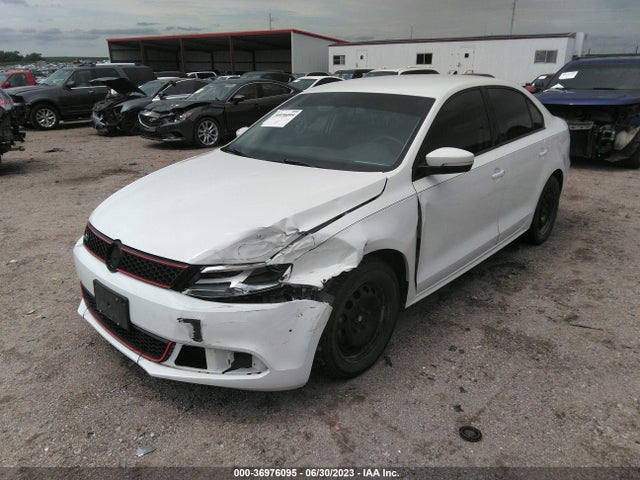 3VWD17AJ4EM264970 Volkswagen Jetta Sedan Se