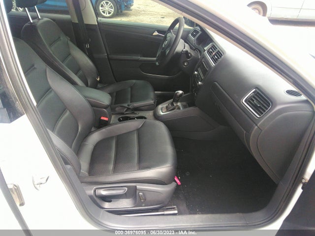 3VWD17AJ4EM264970 Volkswagen Jetta Sedan Se