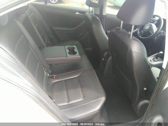 3VWD17AJ4EM264970 Volkswagen Jetta Sedan Se