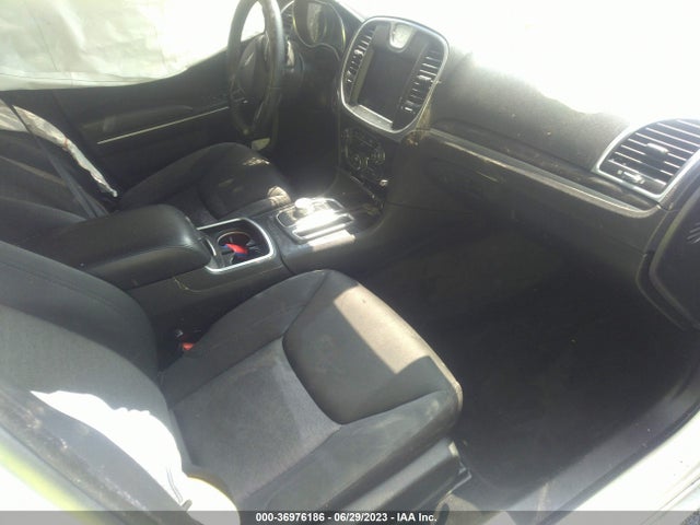 2C3CCAAG4JH320493 Chrysler 300 Touring