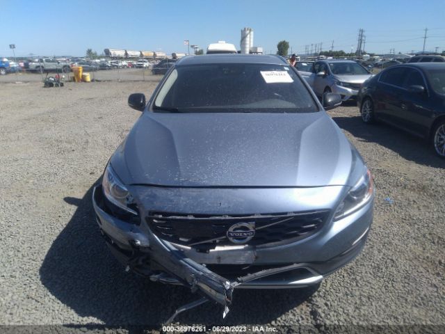 YV440MWM0H1040956 Volvo V60 Cross Country Platinum