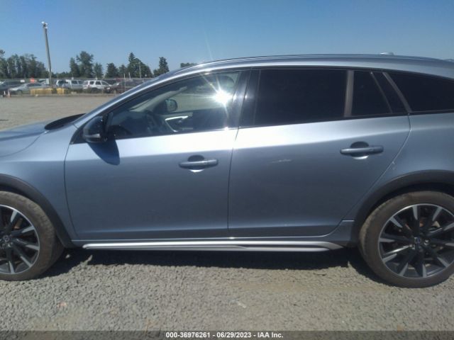 YV440MWM0H1040956 Volvo V60 Cross Country Platinum