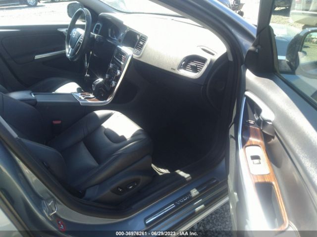 YV440MWM0H1040956 Volvo V60 Cross Country Platinum
