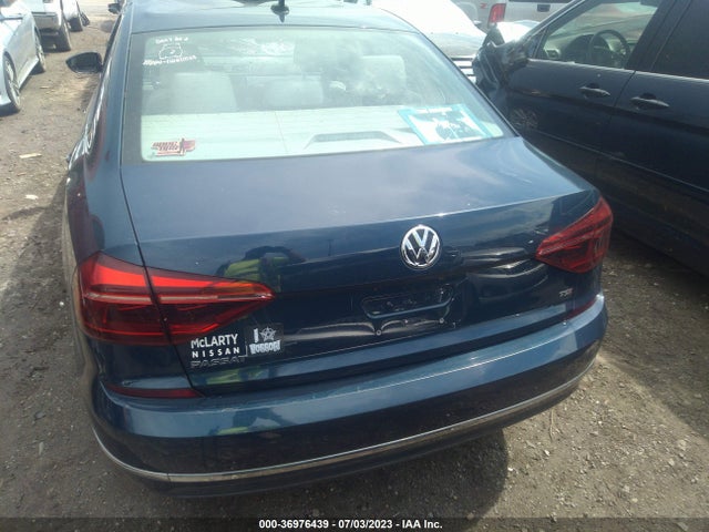1VWLA7A39KC014585 Volkswagen Passat 2.0t Wolfsburg Edition