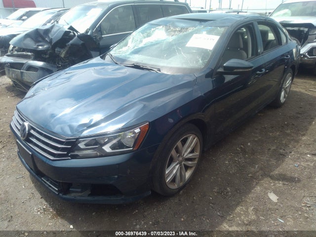 1VWLA7A39KC014585 Volkswagen Passat 2.0t Wolfsburg Edition