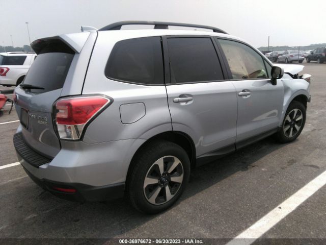 JF2SJAEC8HH485369 Subaru Forester Premium