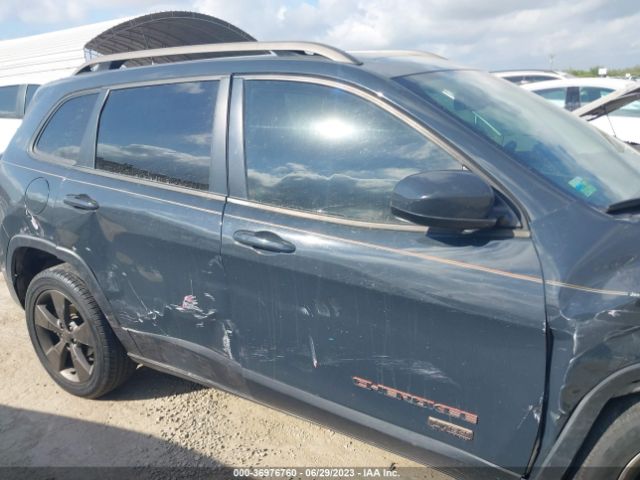 1C4PJLCB8HW507263 Jeep Cherokee Latitude