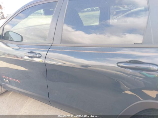 1C4PJLCB8HW507263 Jeep Cherokee Latitude