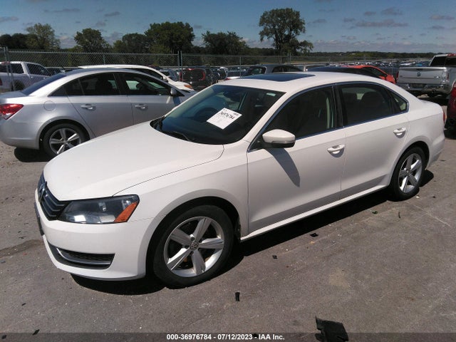 2013 VOLKSWAGEN PASSAT SE W/SUNROOF & NAV VIN: 1VWBP7A37DC061885