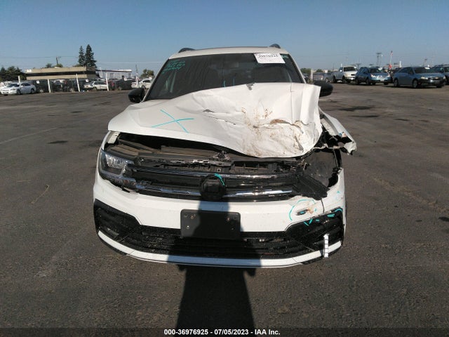 3VV2B7AX4MM133677 Volkswagen Tiguan Se/se R-line Black/sel