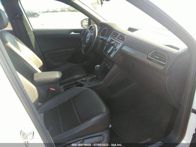 3VV2B7AX4MM133677 Volkswagen Tiguan Se/se R-line Black/sel