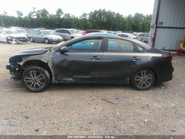 3KPF54AD2PE527477 KIA Forte Gt-line