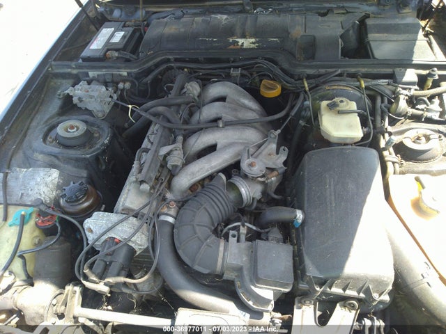 1985 PORSCHE 944 VIN: WP0AA0940FN454297