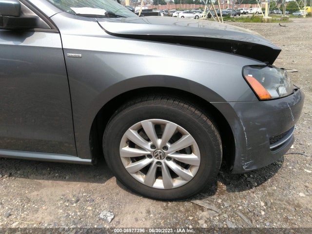 1VWAT7A31EC102360 Volkswagen Passat Wolfsburg Ed