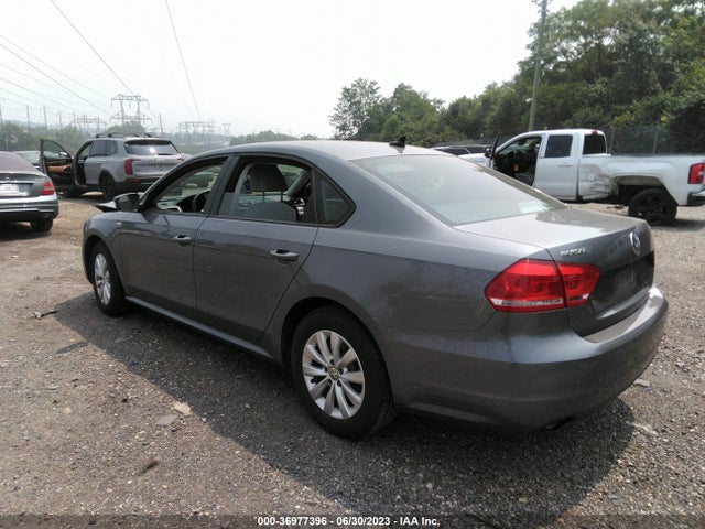 1VWAT7A31EC102360 Volkswagen Passat Wolfsburg Ed