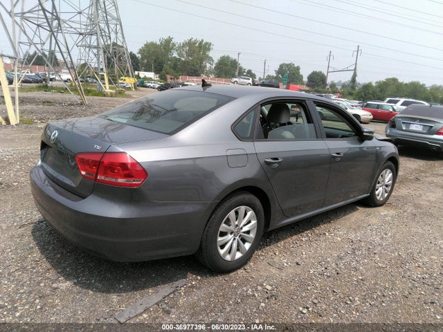 1VWAT7A31EC102360 Volkswagen Passat Wolfsburg Ed
