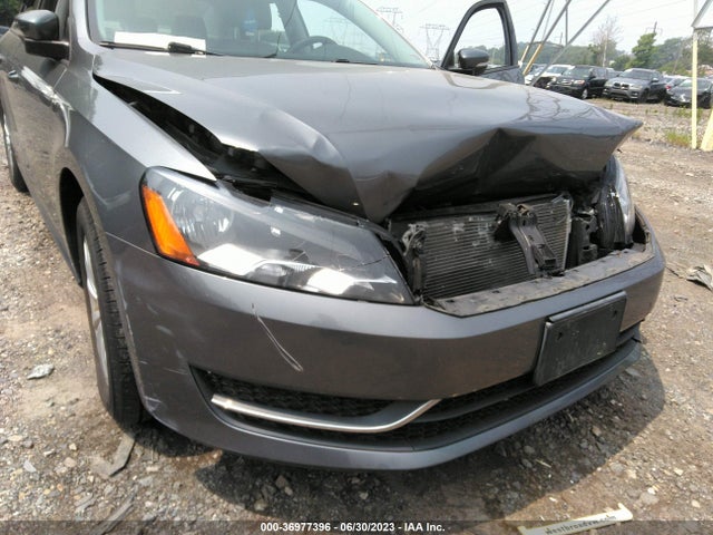 1VWAT7A31EC102360 Volkswagen Passat Wolfsburg Ed