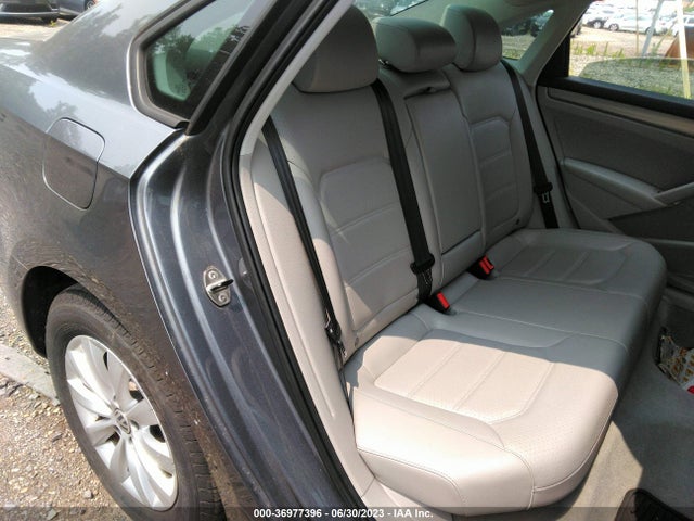 1VWAT7A31EC102360 Volkswagen Passat Wolfsburg Ed