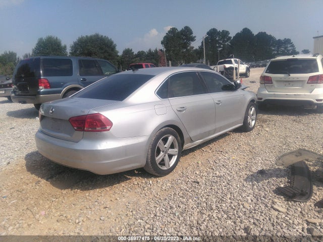 1VWAT7A3XEC047519 Volkswagen Passat Wolfsburg Ed
