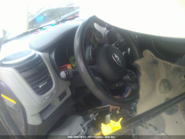 KNDJP3A53F7114179 KIA SOUL +
