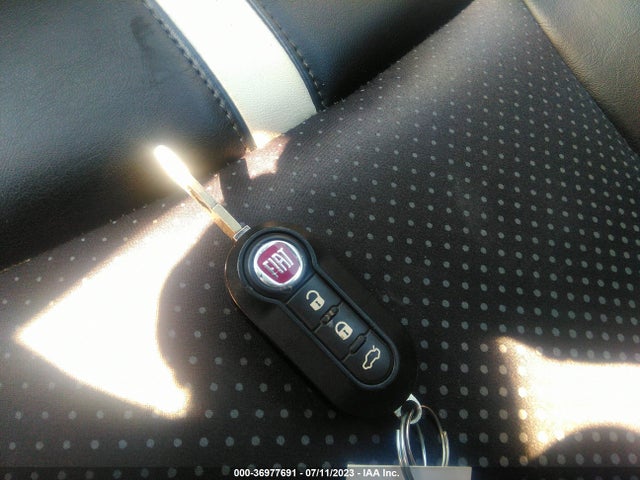 2016 Fiat 500e, VIN: 3C3CFFGE2GT214232