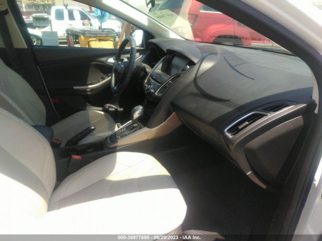 1FADP3N22FL300483 Ford Focus Titanium