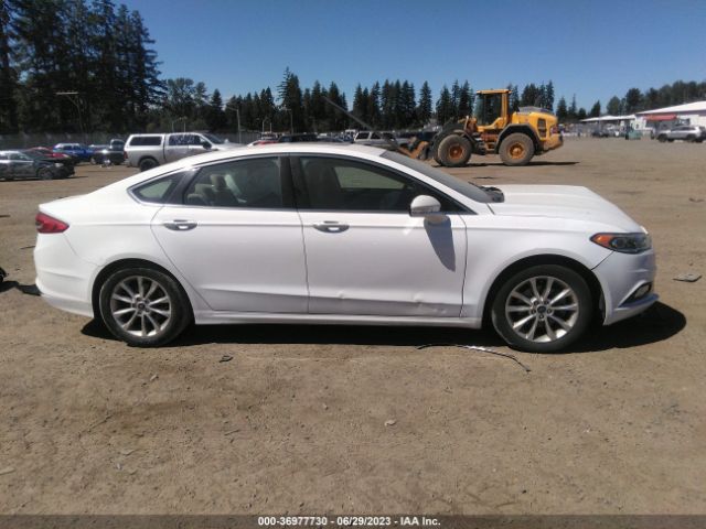 3FA6P0HD0HR132433 Ford FUSION SE