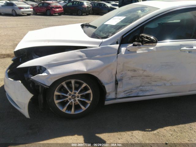 3FA6P0HD0HR132433 Ford FUSION SE