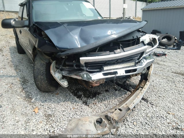 2005 GMC SIERRA 2500HD VIN: 1GTHK29UX5E224191