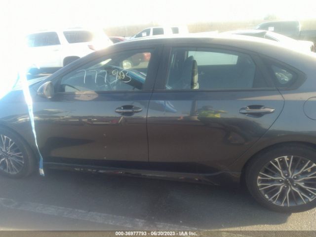 3KPF54AD2NE505315 KIA Forte Gt-line