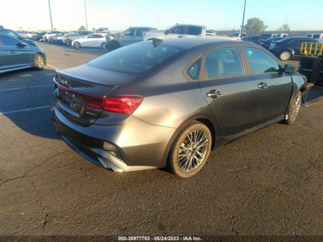 3KPF54AD2NE505315 KIA Forte Gt-line