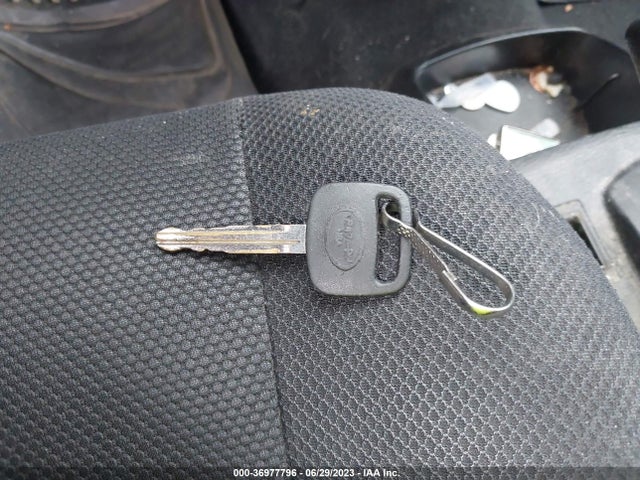 2004 PONTIAC VIBE VIN: 5Y2SL62834Z443721