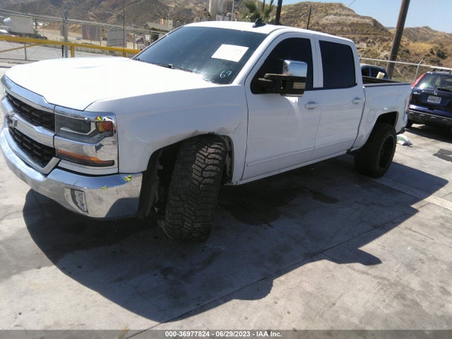 Chevrolet Silverado 1500 Lt 2018 3GCUCRER7JG309496 Image 2