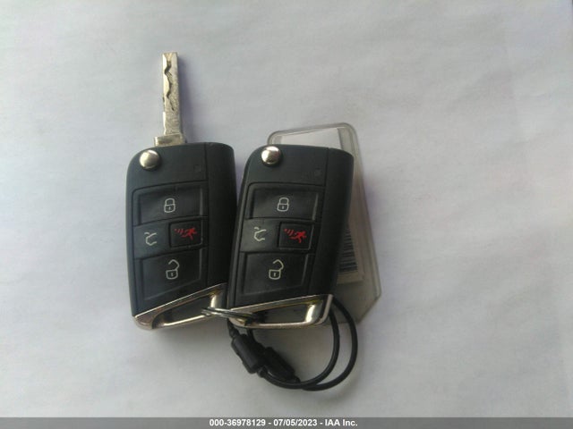 3VV2B7AX5MM012057 Volkswagen Tiguan Se/se R-line Black/sel