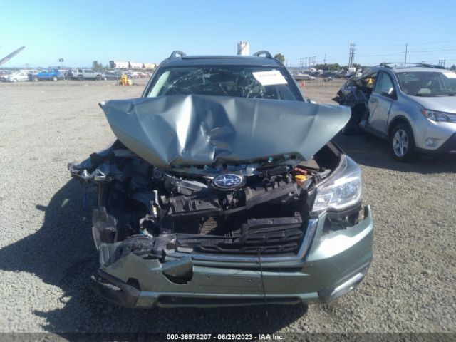 JF2SJAEC8JH578527 Subaru Forester Premium