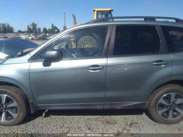 JF2SJAEC8JH578527 Subaru Forester Premium