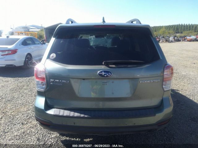 JF2SJAEC8JH578527 Subaru Forester Premium
