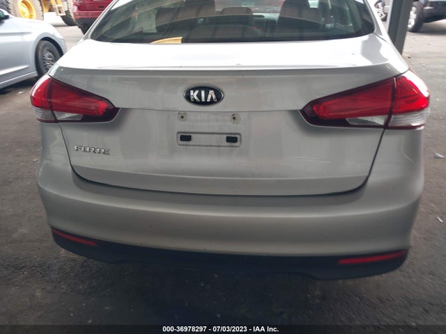 KIA FORTE LX 2018 3KPFK4A78JE237318 Image 8