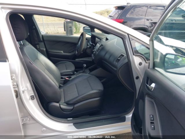 KNAFZ5A30G5634344 KIA Forte 5-door Sx