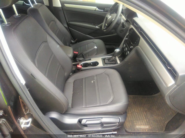 1VWSA7A30MC016143 Volkswagen Passat 2.0t Se