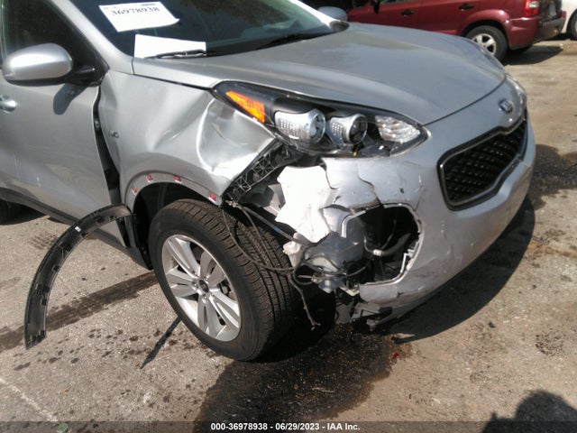 2018 KIA SPORTAGE LX VIN: KNDPMCAC5J7451382